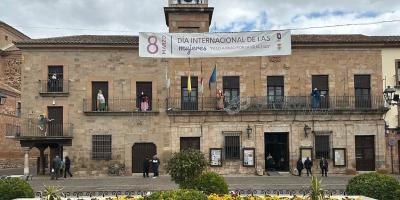 Ayuntamiento de Almagro con el manifiesto por el Día de la Mujer