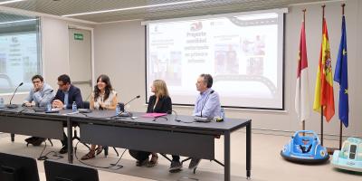 Coches eléctricos adaptados para que niños y niñas con grandes necesidades de apoyo aprendan a moverse de forma autónoma