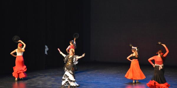 Actuación Laura García en la Gala